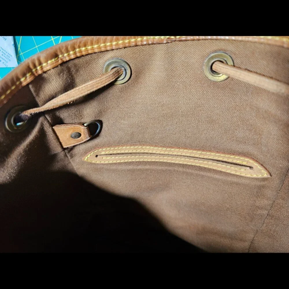 Louis Vuitton Vintage Montsouris Backpack Monogram Canvas MM - Picture 4 of 10